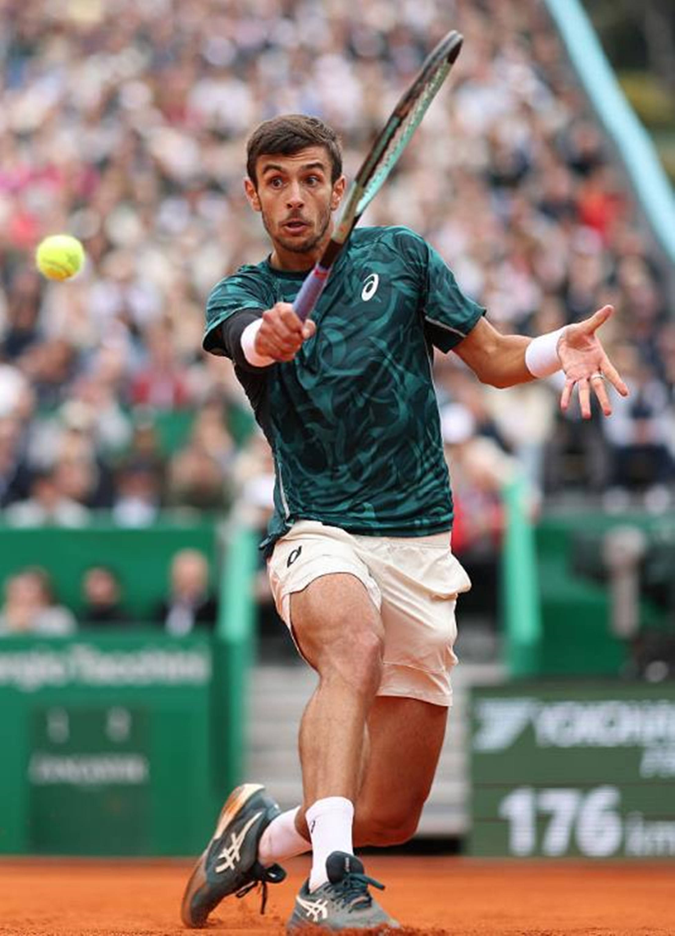 出的精湛技 出的精湛技