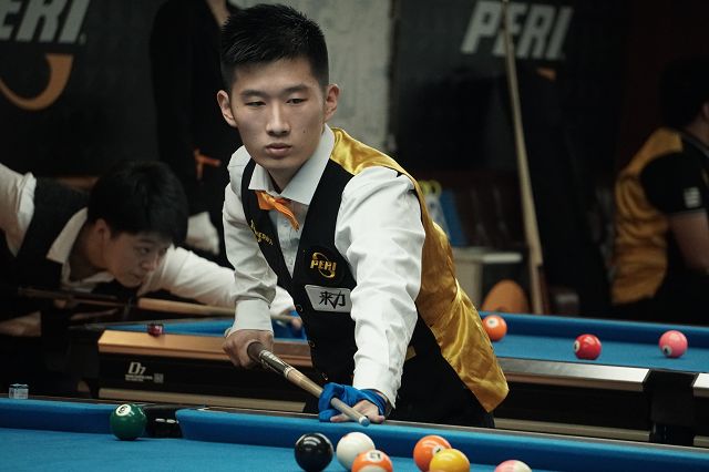 在边路拉开 在边路拉开