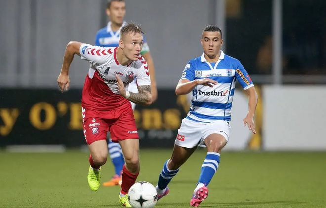 还在篮下苦 还在篮下苦